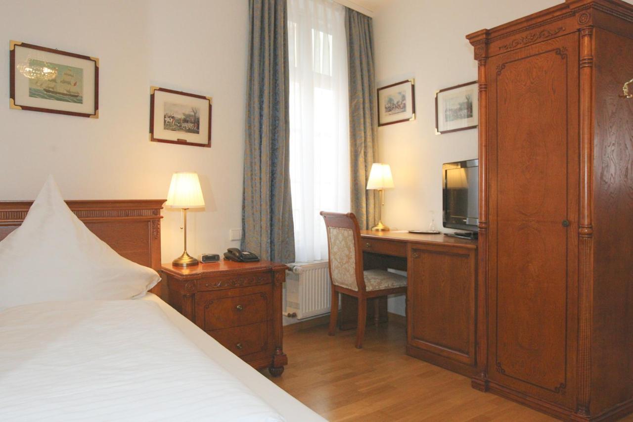 Hotel Rathausgloeckel Μπάντεν-Μπάντεν Εξωτερικό φωτογραφία