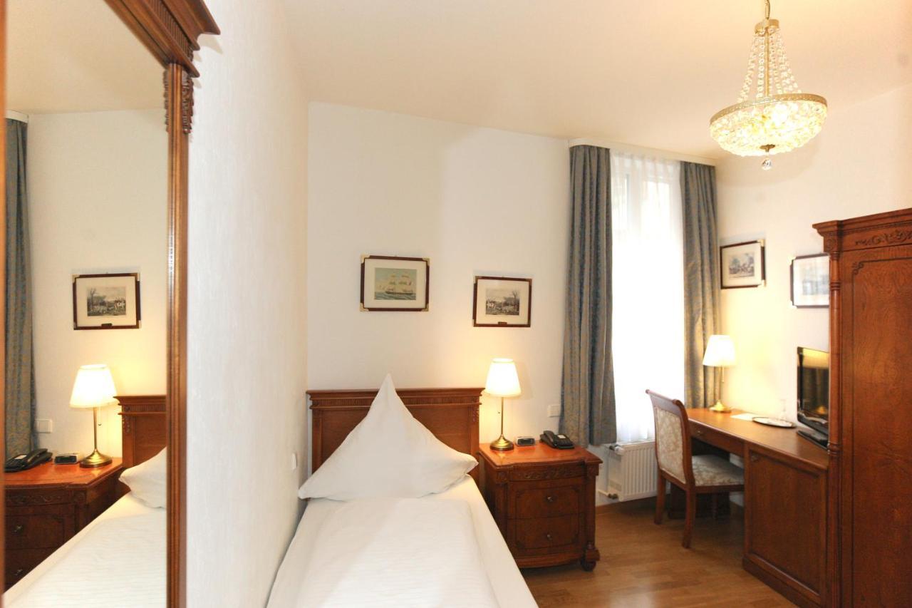 Hotel Rathausgloeckel Μπάντεν-Μπάντεν Εξωτερικό φωτογραφία