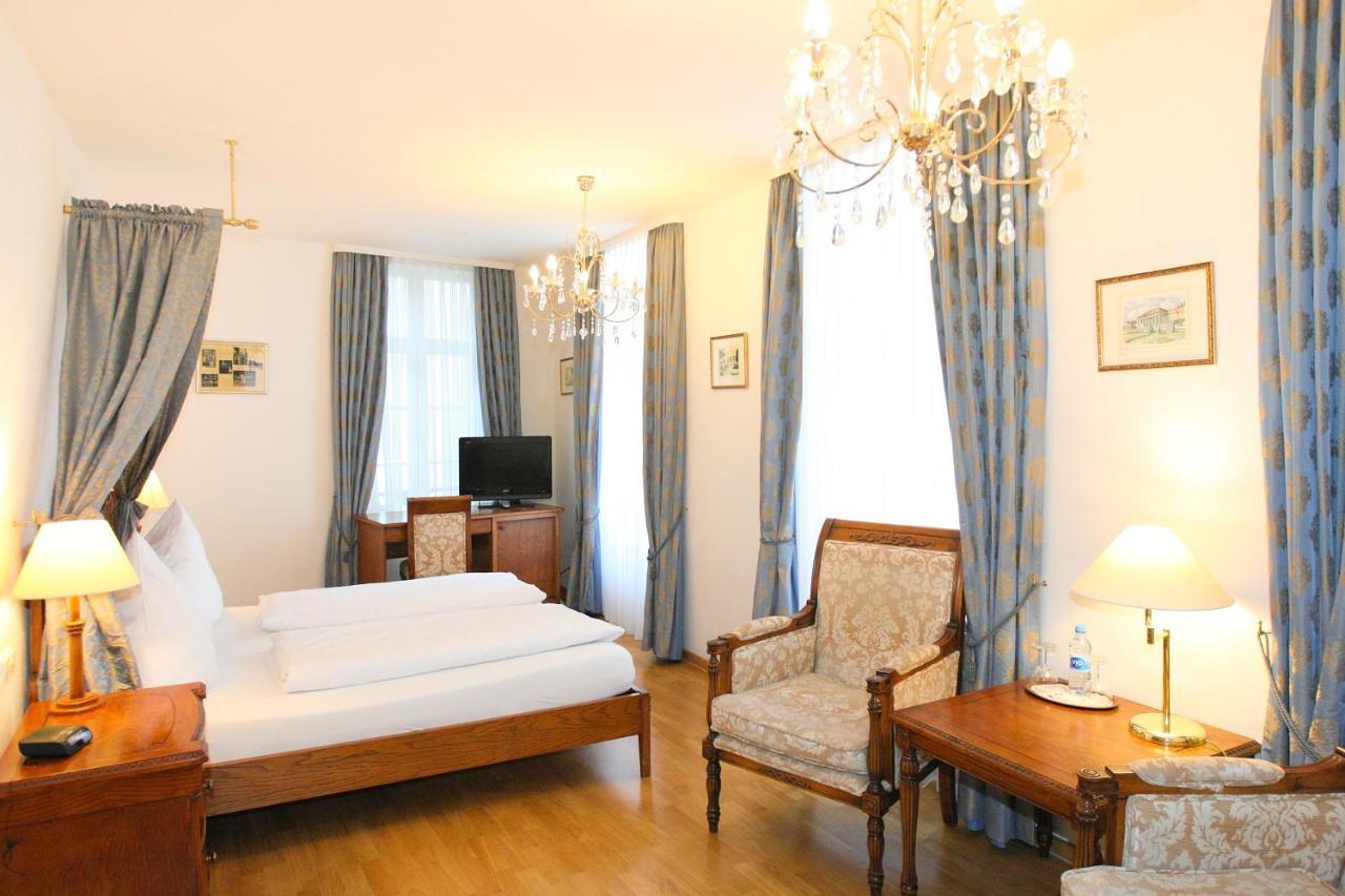 Hotel Rathausgloeckel Μπάντεν-Μπάντεν Εξωτερικό φωτογραφία